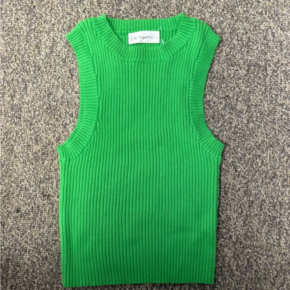 Kelly Green Sleeveless Sweater Vest - Picture 1 of 4